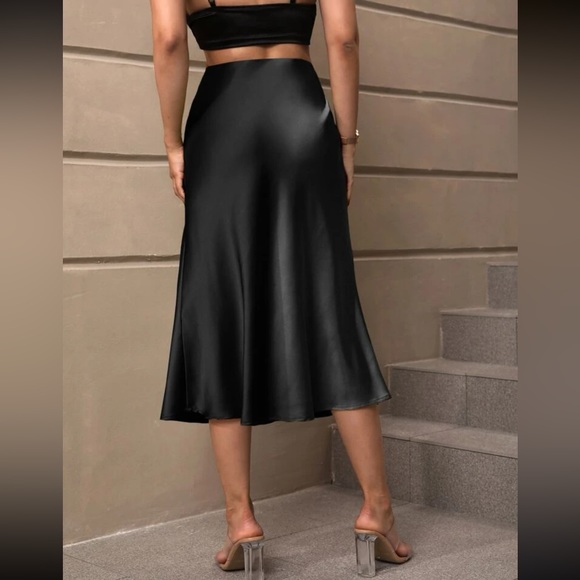 High Waist Satin Skirt ❤️ - Picture 2 of 5